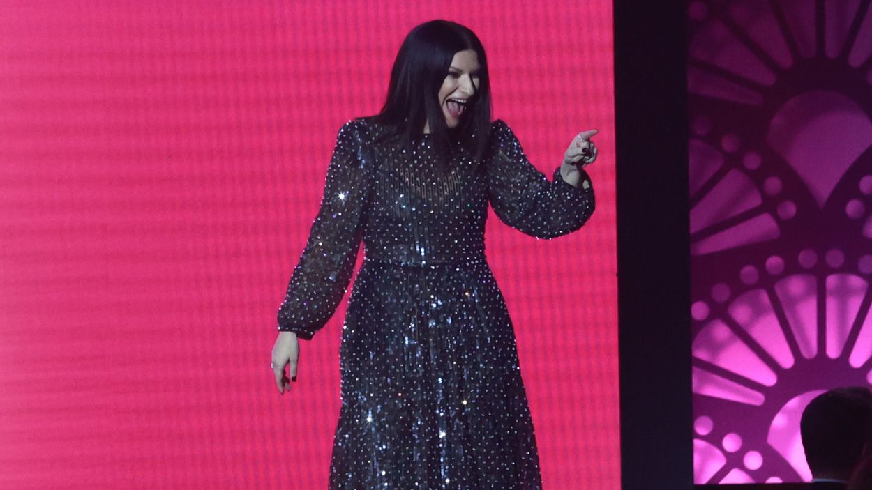 Laura Pausini y Manuel Abul al inicio de la Gala 'Person of the year' de los Latin Grammy. EP