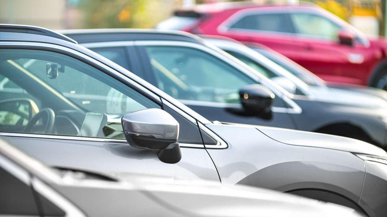 Estos son los coches que podrán acceder a la nueva Zona de Bajas Emisiones de Granada