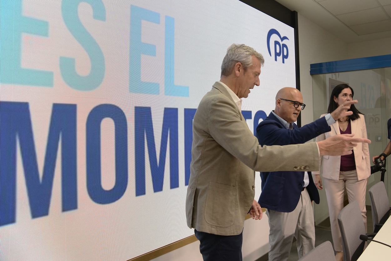 Imagen de julio pasado de Alfonso Rueda, José Manuel Baltar y Paula Prado, secretaria general del PPdeG (Foto: Europa Press). 