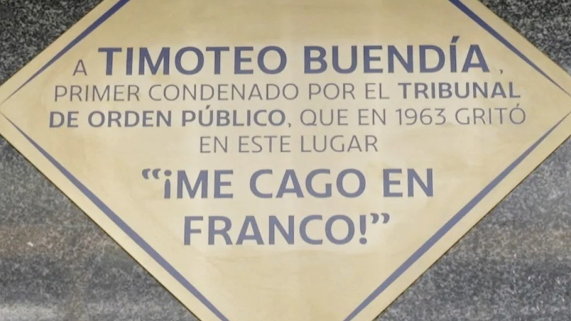 Placa en memoria del albañil madrileño Timoteo Buendía. 