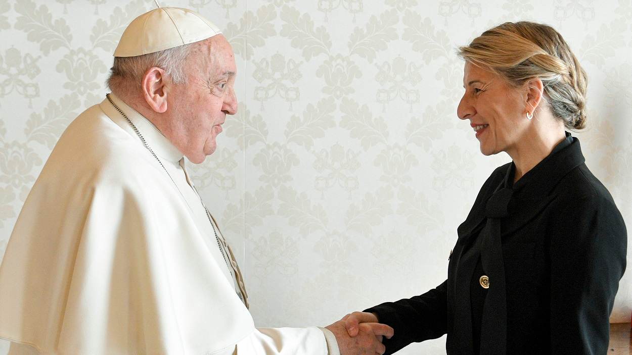 Yolanda Díaz se reúne con el papa Francisco en el Vaticano. EP