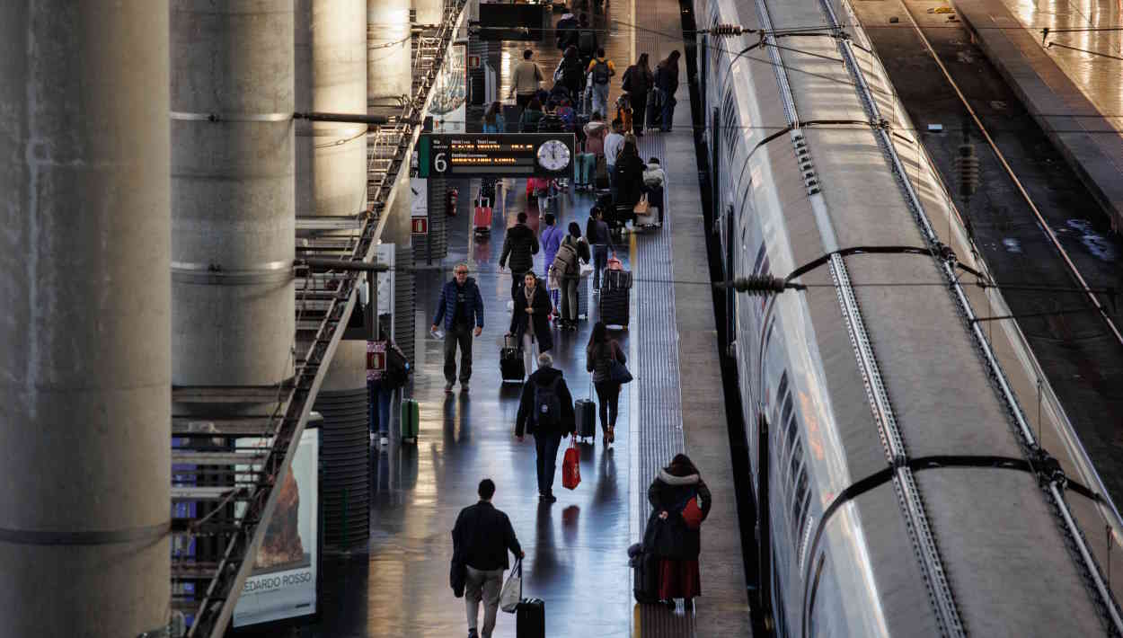 Pasajeros en la estación de Atocha. EP