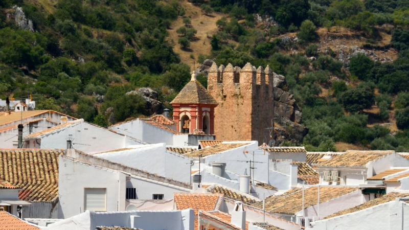 Campanario de la Iglesia de Nuestra Señora de los Remedios en Zuheros, Córdoba.