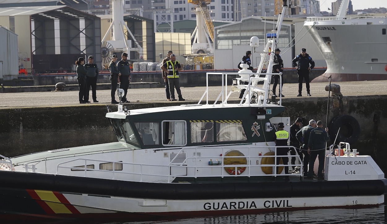 Agentes de la Guardia Civil y la Policía en imagen de archivo. EP