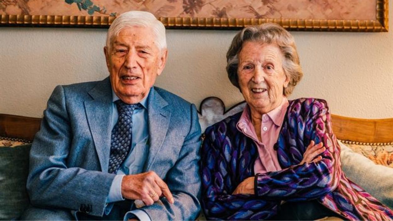 Dries Van Agt, ex primer ministro neerlandés, y su mujer Eugenie fallecen tomados de la mano a los 93 años. Radboud Universiteit.