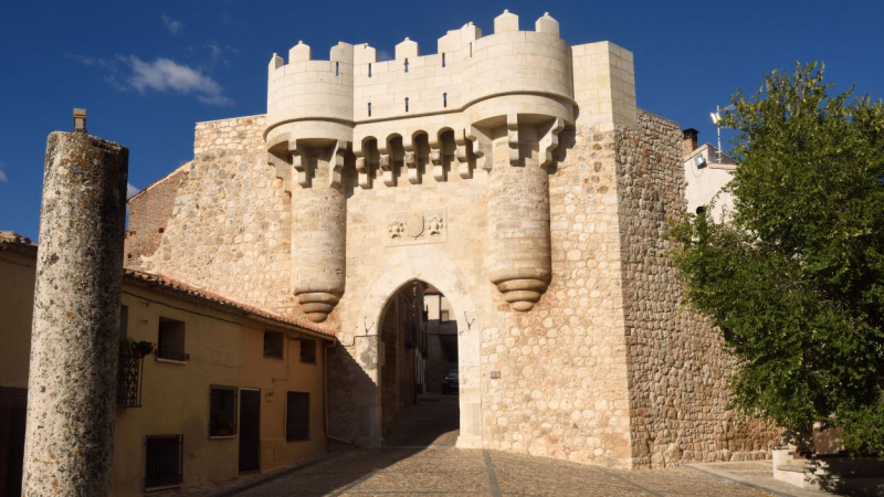 Puerta de Santa María situada en el pueblo de Hita, provincia Guadalajara.