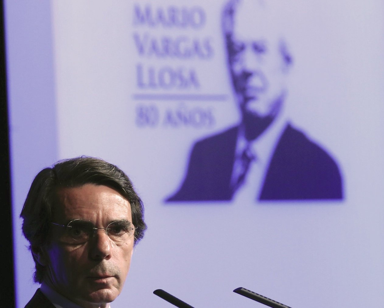 El expresidente español José María Aznar durante la inauguración del seminario organizado con motivo del 80 cumpleaños del escritor Mario Vargas Llosa, en Madrid. 