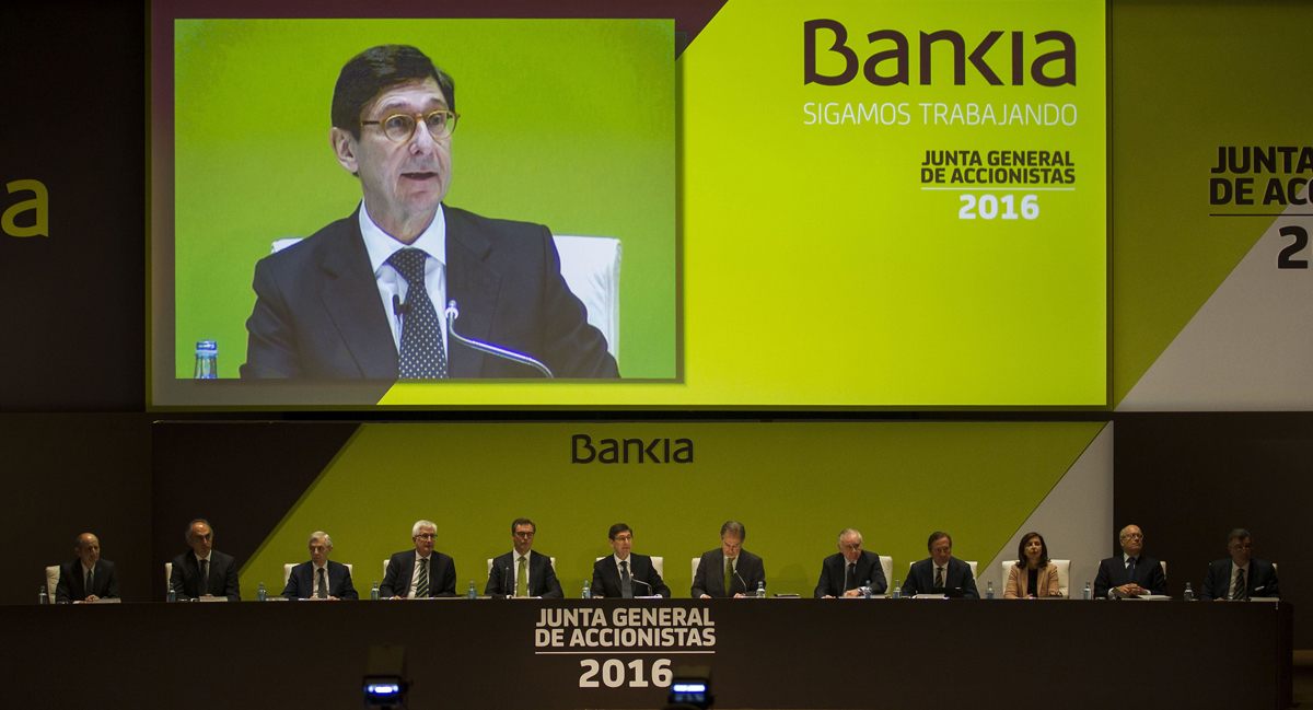 El presidente de Bankia, Jose Ignacio Goirigolzarri (c)