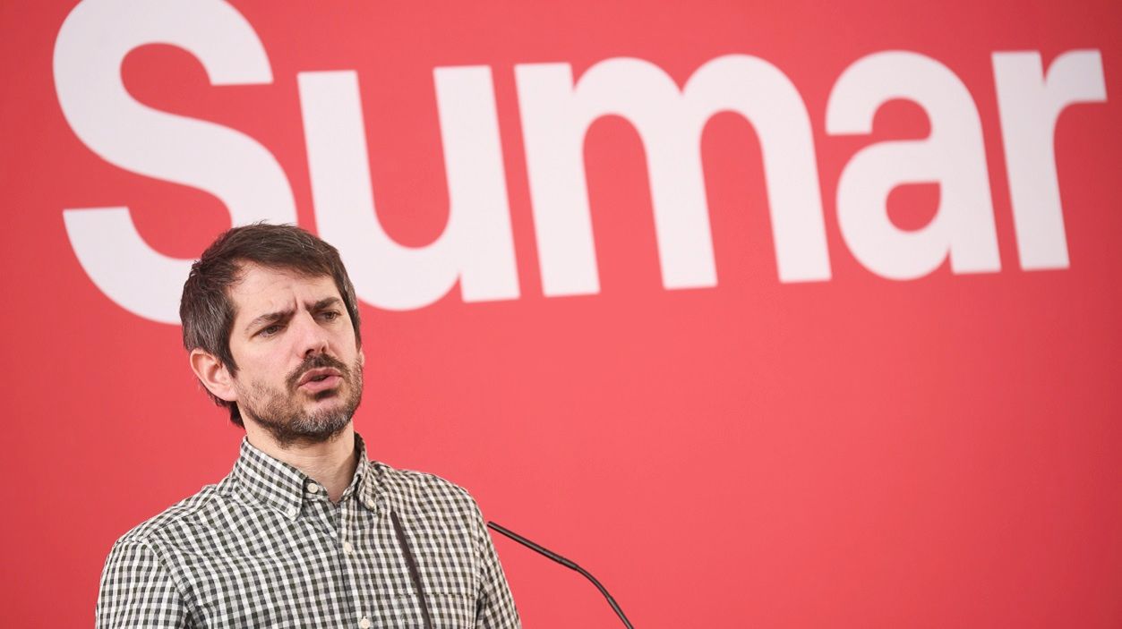 El portavoz de Sumar, Ernest Urtasun, durante una rueda de prensa. EP