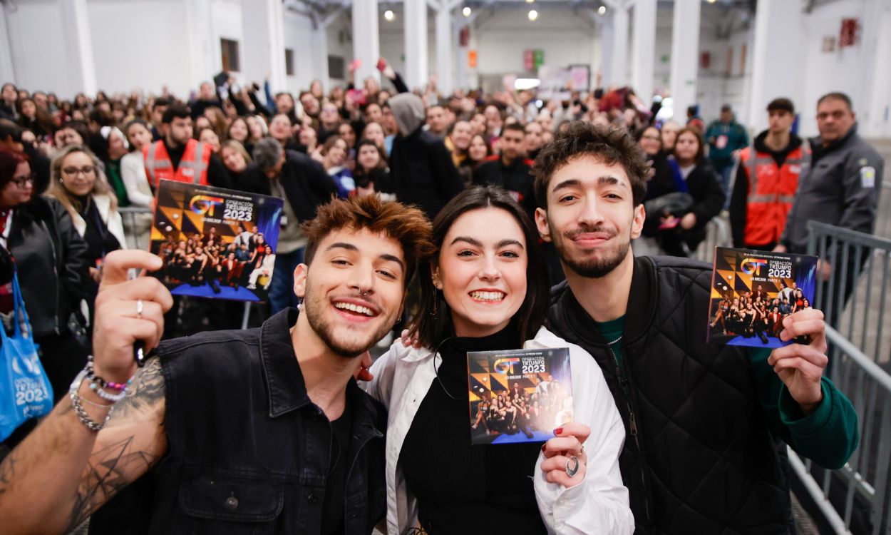 Lucas, Chiara y Paul Thin en la firma de discos de 'OT 2023'. EP.