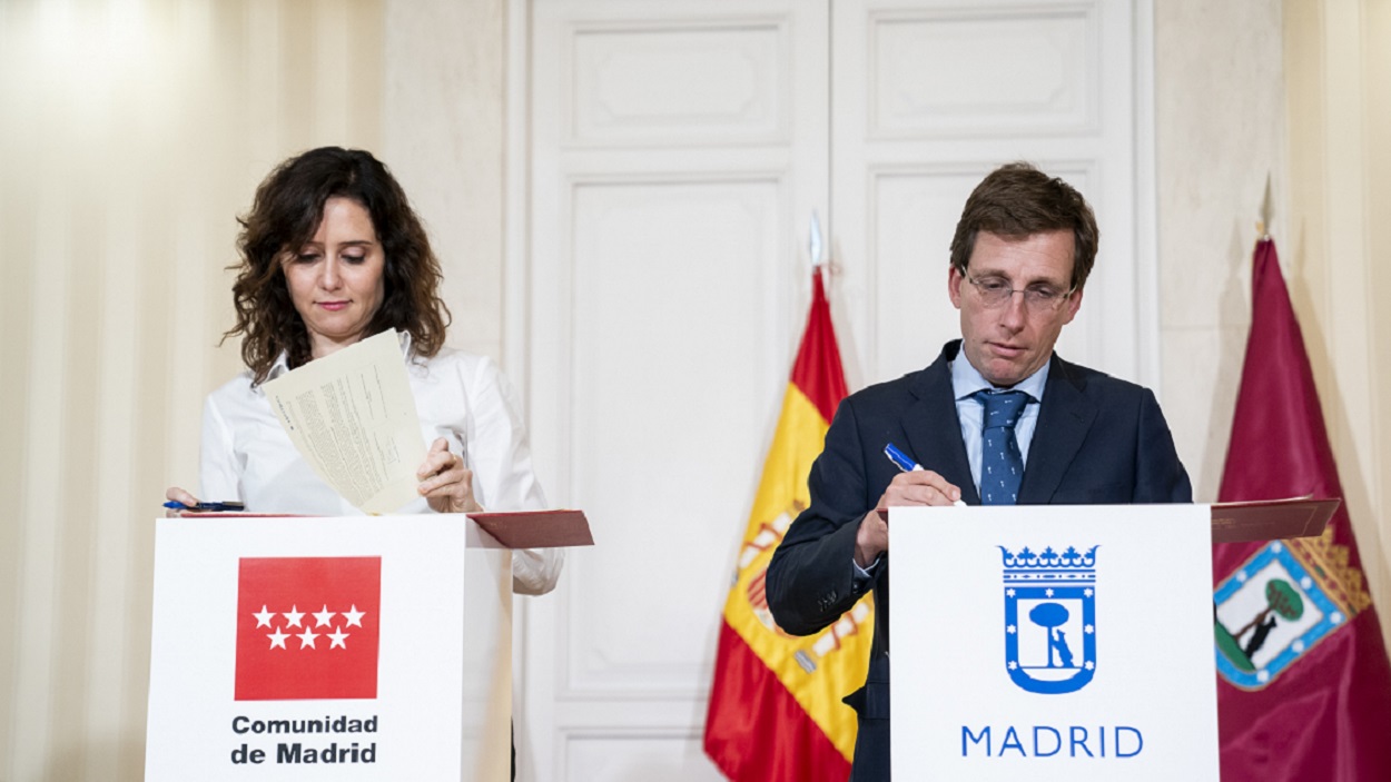 Ayuso y Almeida firman un convenio de colaboración para la atención a las personas en situación de dependencia