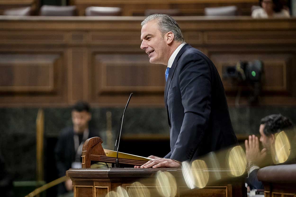 El portavoz de VOX en el Ayuntamiento, Javier Ortega Smith, interviene durante la sesión plenaria en el Congreso de los Diputados