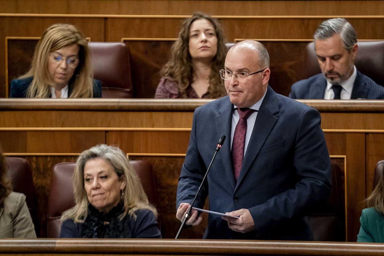 El portavoz del Grupo Parlamentario Popular en el Congreso, Miguel Tellado, interviene durante la sesión plenaria en el Congreso de los Diputados, a 21 de febrero de 2024,