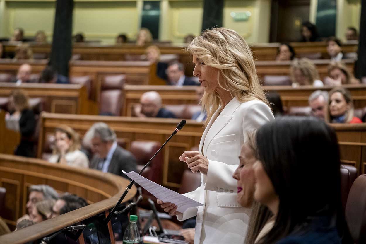La diputada del PP, Cayetana Álvarez de Toledo, interviene durante la sesión plenaria en el Congreso de los Diputados