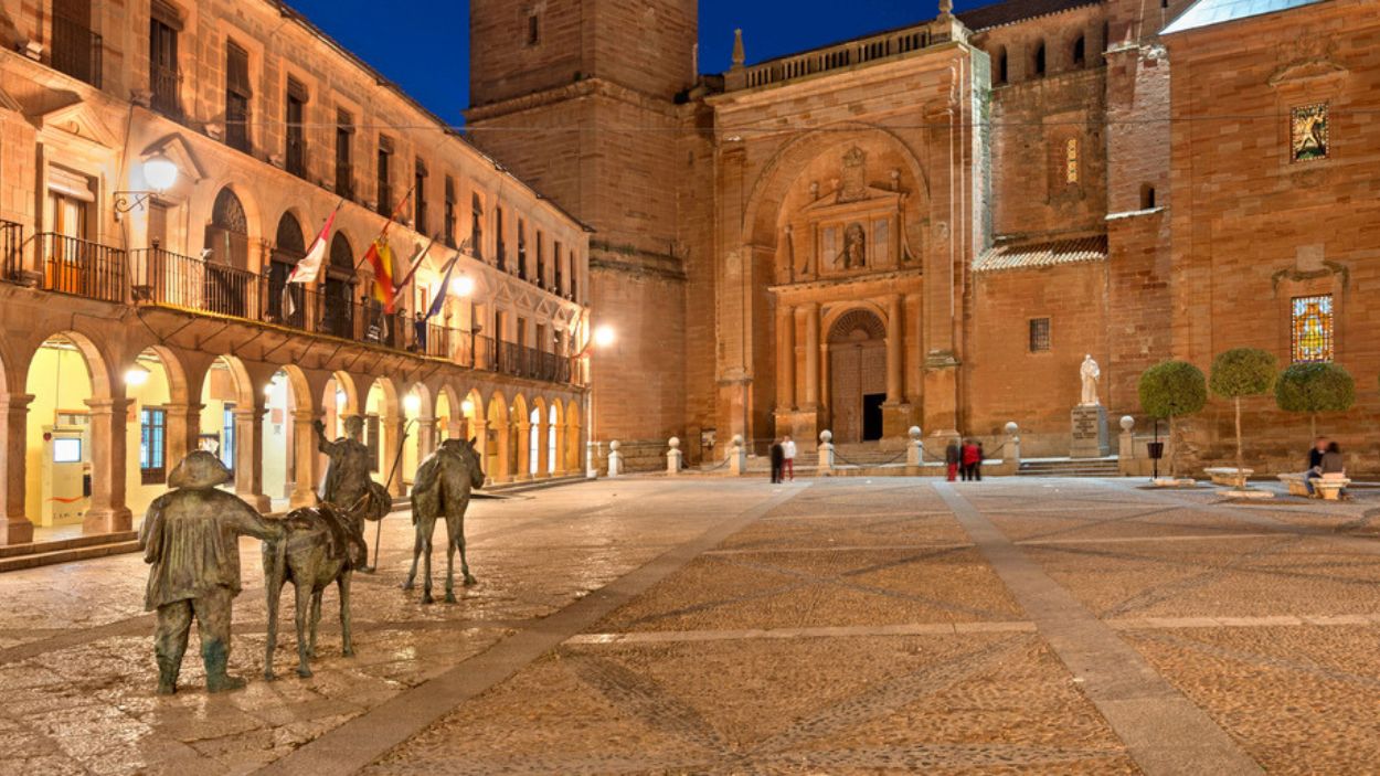 Villanueva de los Infantes (Ciudad Real), el pueblo del que Cervantes no quiso acordarse. Turismo Castilla-La Mancha