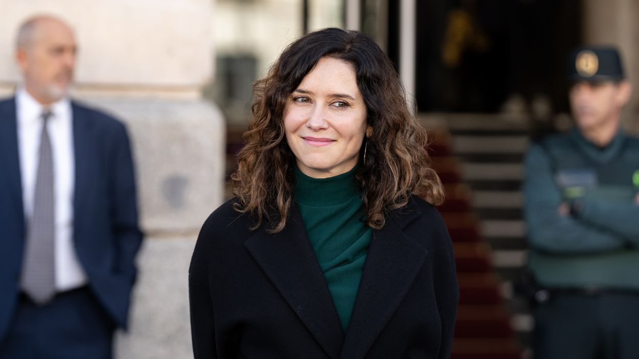 La presidenta de la Comunidad de Madrid, Isabel Díaz Ayuso, antes de recibir al equipo, directiva y cuerpo técnico del Real Madrid, en la Real Casa de Correos, a 19 de febrero de 2024, en Madrid (