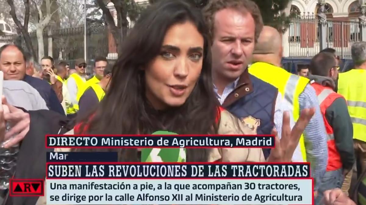 Un grupo de manifestantes agrede a un equipo de La Sexta durante las protestas agrícolas en Madrid