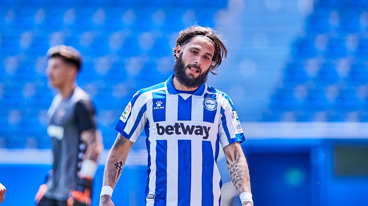 El exfutbolista Jota Peleteiro durante su estancia en el Deportivo Alavés. EP