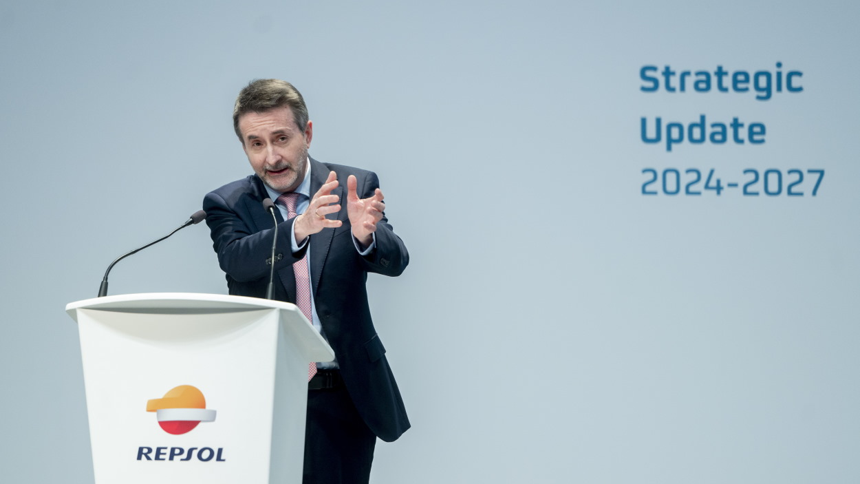 Imaz presenta una estrategia ambiciosa para Repsol pone el foco en la mejora de la remuneración al accionista y la descarbonización. EP.