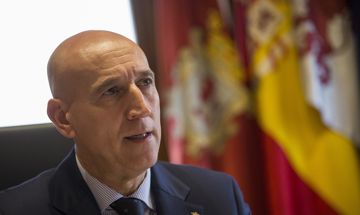 El alcalde de León revela que fue amenazado por Koldo García. EP