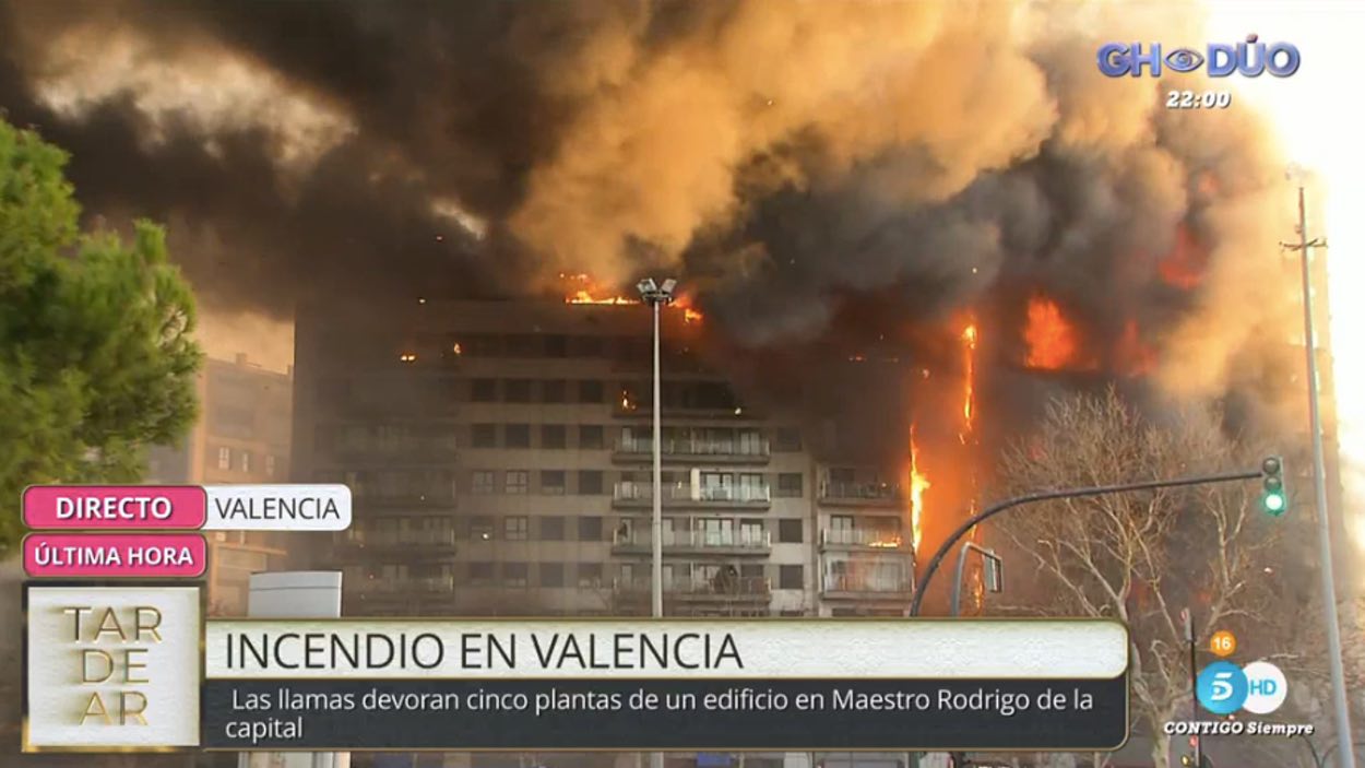 'TardeAR' informa sobre el incendio de Valencia in situ. Mediaset España