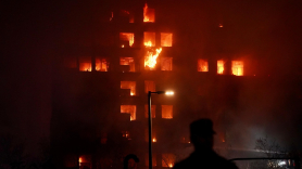 Un material combustible de la fachada propició la propagación del incendio. EP