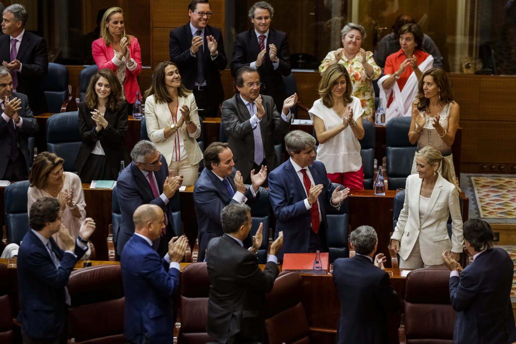 Lo que Cifuentes oculta: su club privado de asesores Lo que Cifuentes oculta: su club privado de asesores