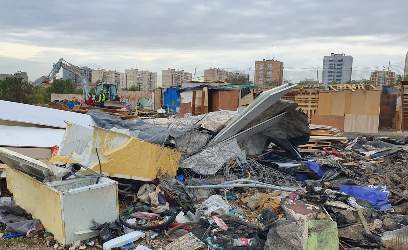 Desmantelamiento de un asentamiento ilegal de 17 chabolas en Villaverde (Madrid) (Foto: Ayuntamiento de Madrid)