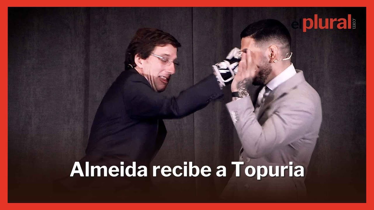 El alcalde de Madrid, a puñetazos con Topuria tras premiarle