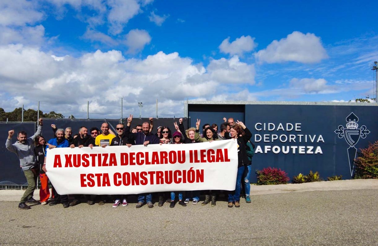 Imagen de una de las protestas llevadas a cabo contra la Ciudad Deportiva del Celta (Foto: Ecoloxistas en Acción).