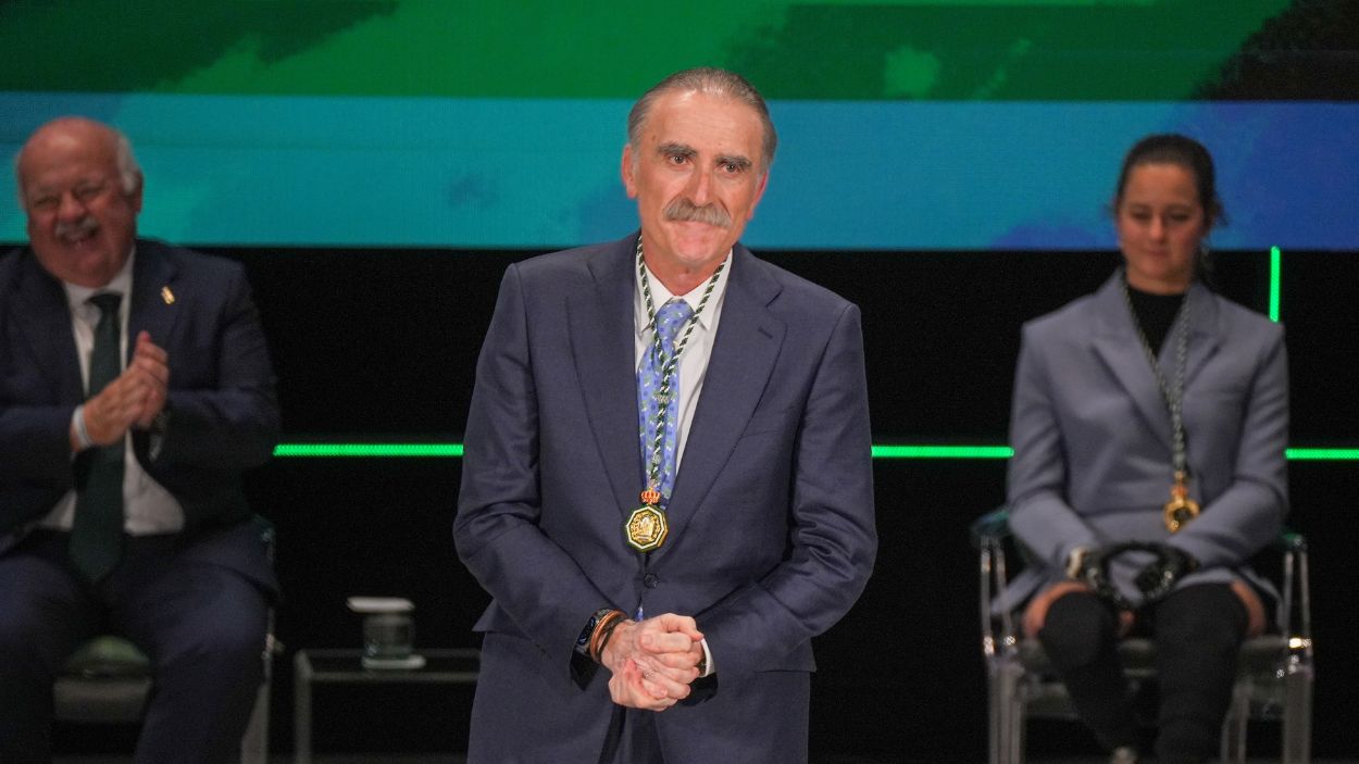 Juan y Medio, galardonado con la Medalla de Andalucía de la Solidaridad y la Concordia. EP.