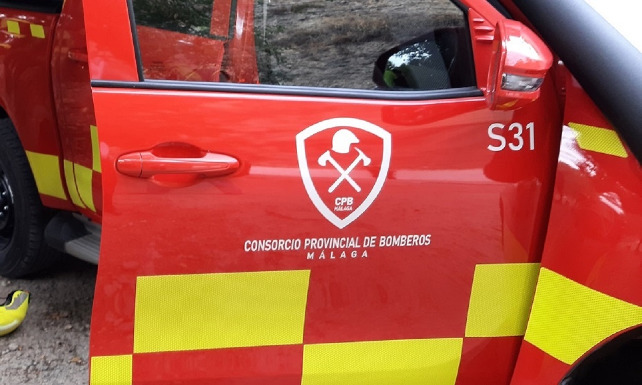 Bomberos del Consorcio Provincial se han desplazado al lugar de lo ocurrido. EP