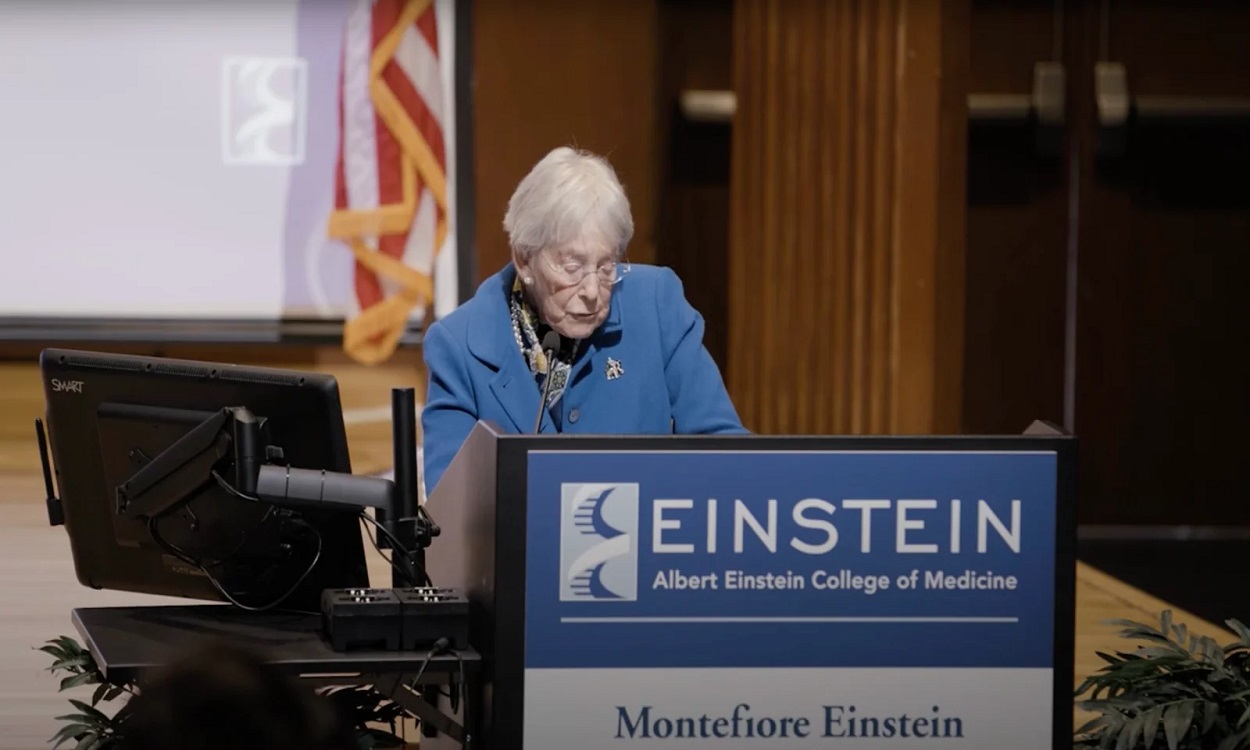 Ruth Gottesman en su anuncio de la donación millonaria a la Escuela de Medicina Albert Einstein