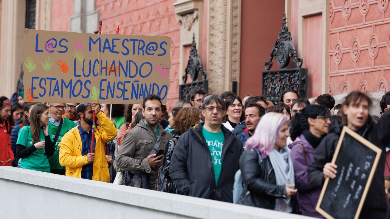 Protesta de docentes en Madrid frente a la Consejería de Educación. EP.