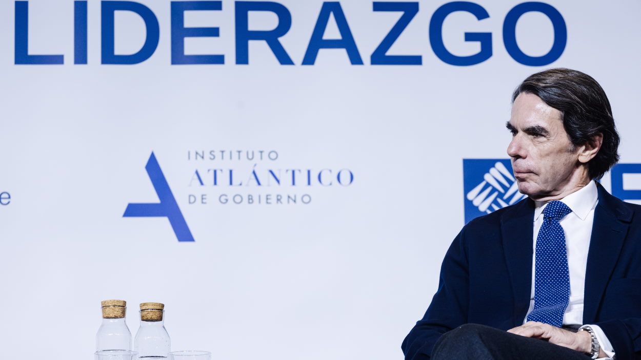 Aznar prefiere que Telefónica tenga control saudí a español. EP.