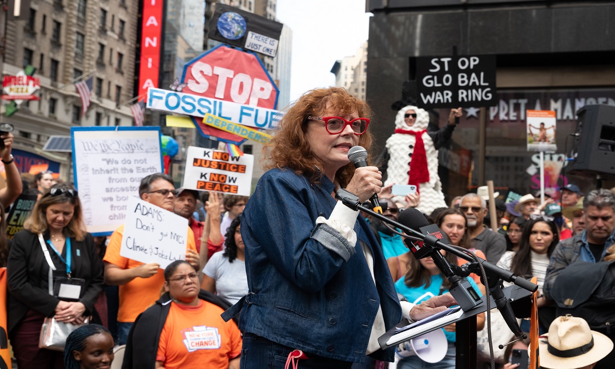 Susan Sarandon durante una marcha por el cambio climático en Nueva York en 2023. EP