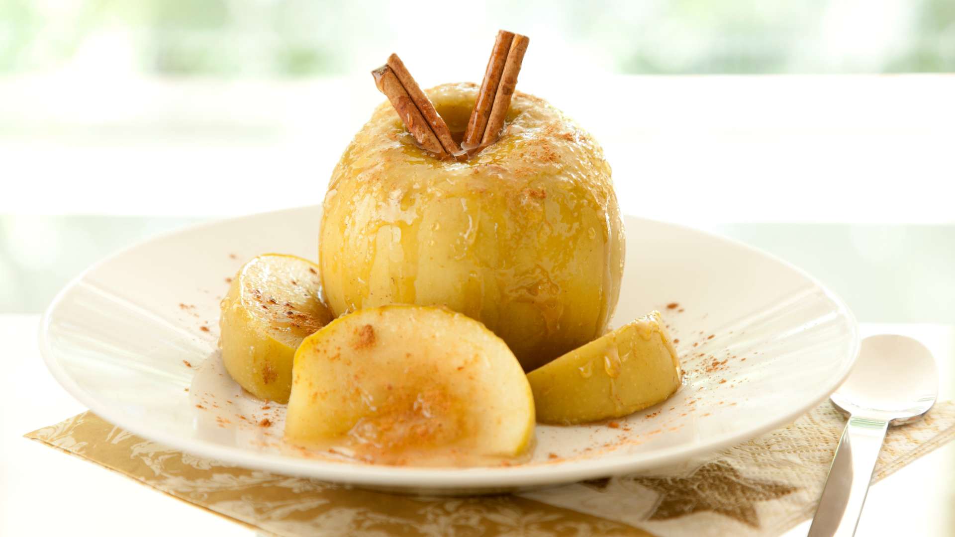 Innovadora receta de manzana asada al microondas: Sabor y facilidad en cada bocado