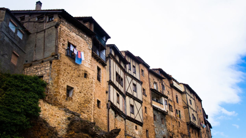 Casas colgadas de Frías, situado en la provincia de Burgos.