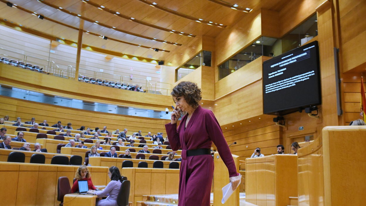 El PP vuelve a tumbar la senda de déficit y perjudica a las autonomías que gobierna. EP.