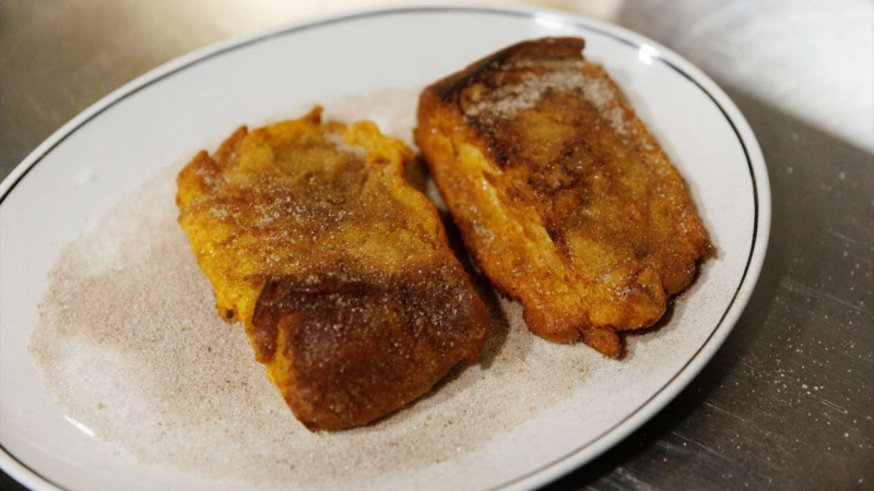 Receta de torrijas con leche y azúcar