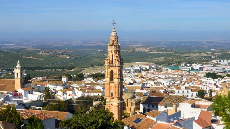 Torre de la Victoria de estilo barroco declarada Monumento Nacional, en Estepa, Sevilla.