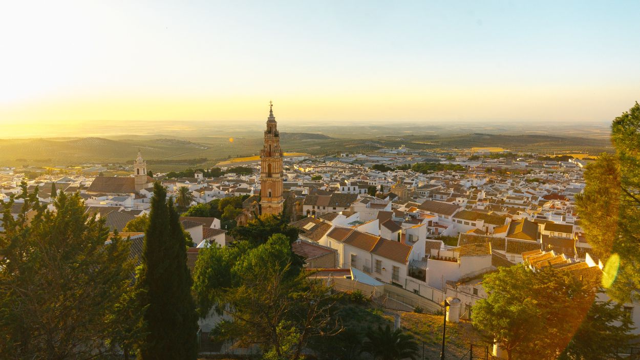Estepa, bautizada como el Balcón de Andalucía, es una ciudad sevillana famosa por sus exquisitos dulces tradicionales. Turismo Sevilla