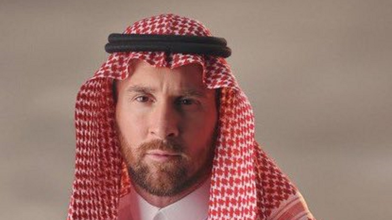 Leo Messi con la prenda saudí.