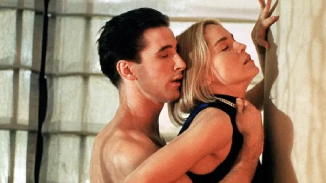 Sharon Stone con William Baldwin en la película 'Acosada'. Redes