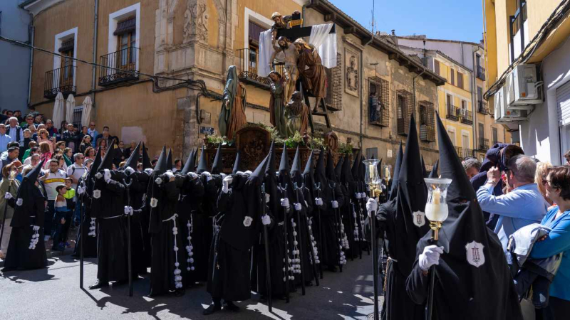 Procesión de Semana Santa por las calles de Cuenca. EP