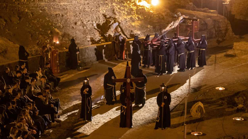 Escenificación del Vía Crucis durante la Semana Santa de Mérida. EP