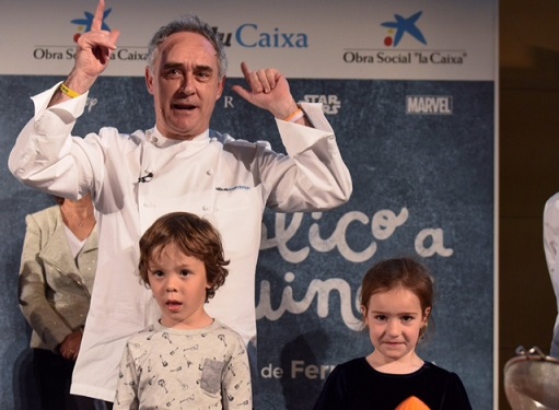 Nietos y abuelos cocinan para Ferran Adrià