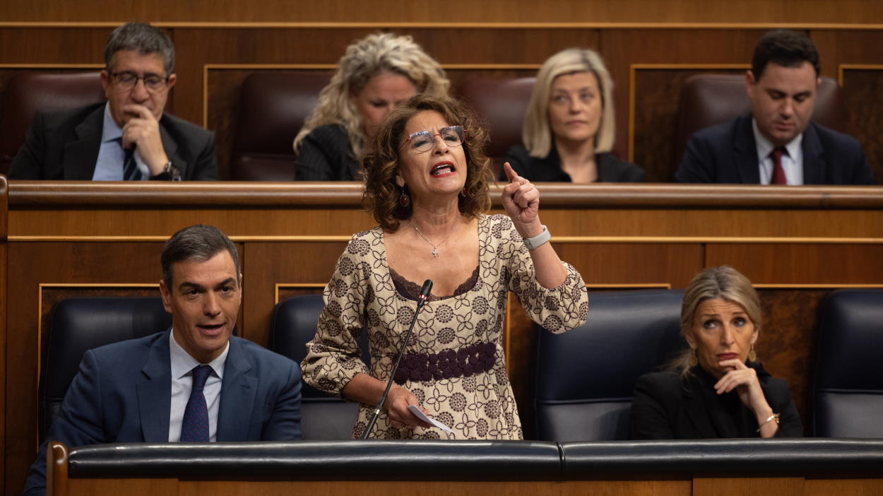 Las ayudas sociales podrían congelarse por la caída de los Presupuestos. EP.