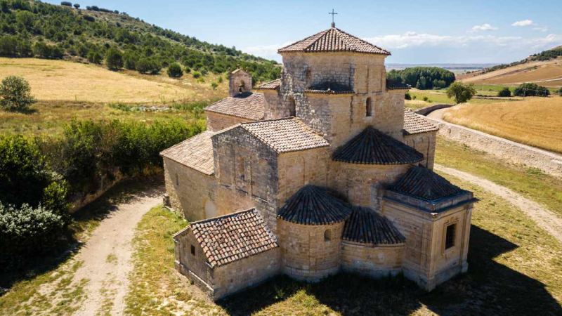 Ermita de Nuestra Señora de la Anunciada de estilo románico lombardo del siglo XI, Urueña.