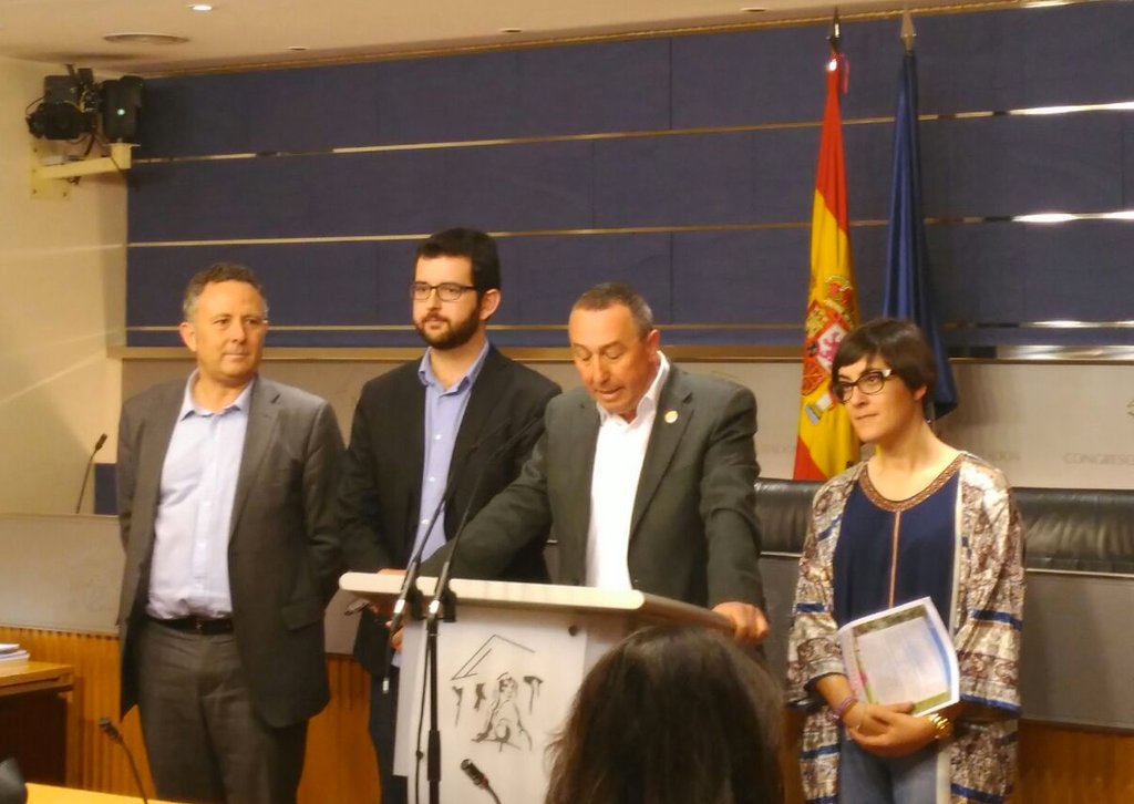 Rueda de prensa de los diputados de Compromís en el Congreso